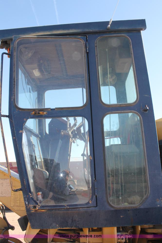 image for item C3688 1994 Galion 830 articulated motor grader