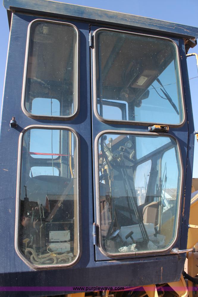 image for item C3688 1994 Galion 830 articulated motor grader