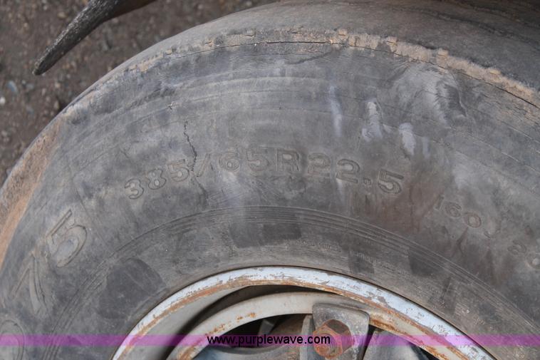 image for item C3692 1989 Ford L9000 vactor truck