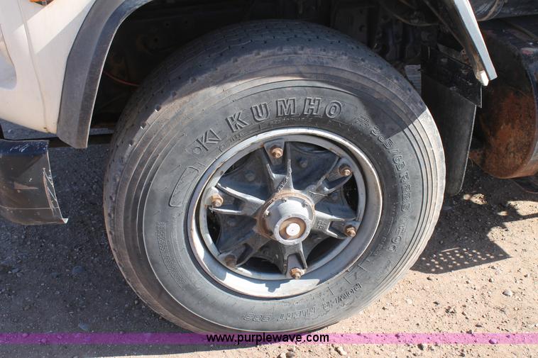 image for item C3692 1989 Ford L9000 vactor truck