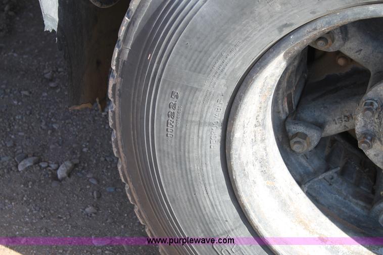 image for item C3692 1989 Ford L9000 vactor truck