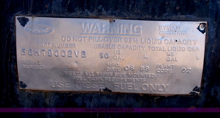 image for item C3692 1989 Ford L9000 vactor truck