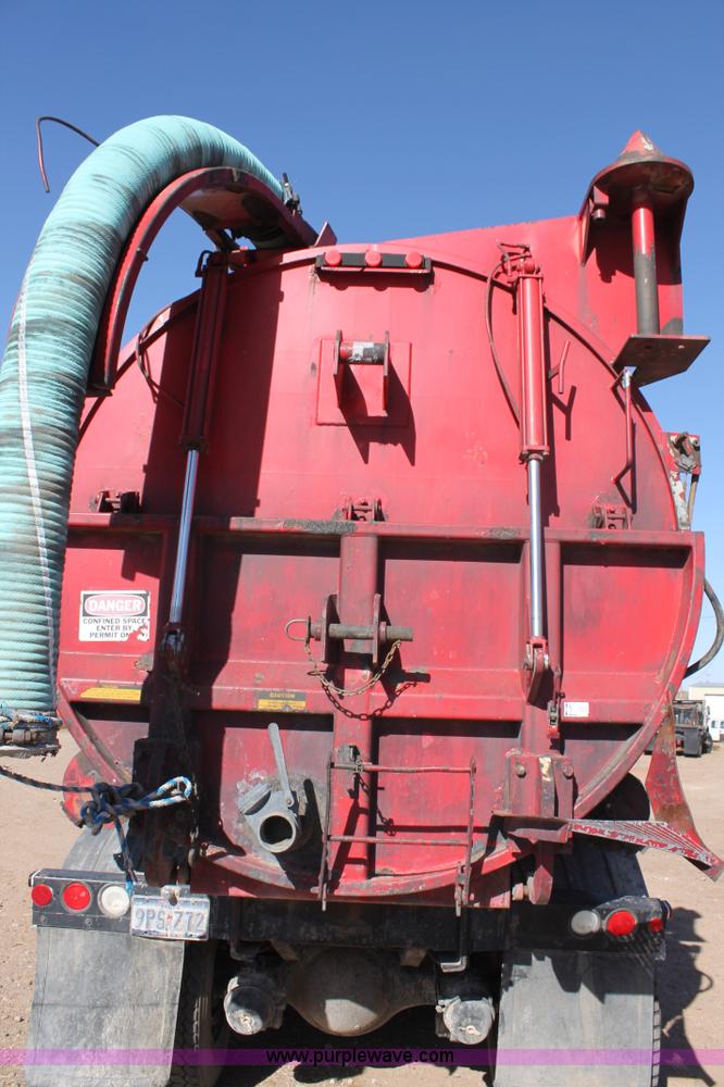 image for item C3693 1993 Ford LTS9000 vactor truck