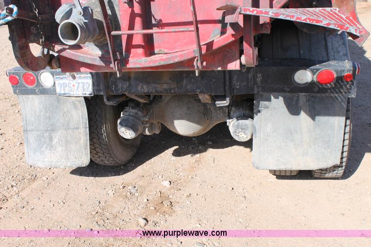 image for item C3693 1993 Ford LTS9000 vactor truck