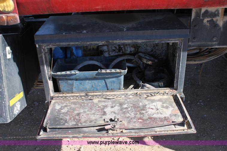 image for item C3693 1993 Ford LTS9000 vactor truck