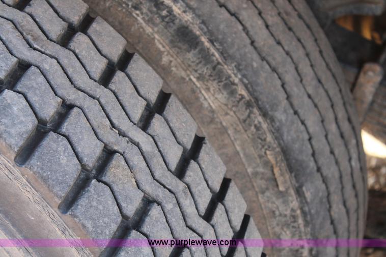 image for item C3693 1993 Ford LTS9000 vactor truck