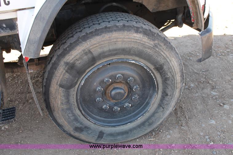 image for item C3693 1993 Ford LTS9000 vactor truck