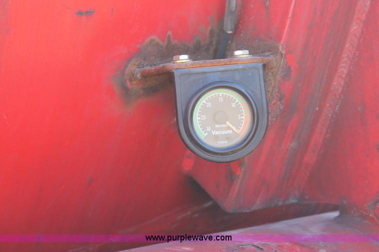 image for item C3693 1993 Ford LTS9000 vactor truck