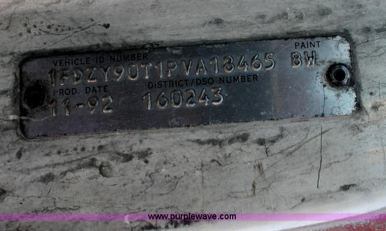 image for item C3693 1993 Ford LTS9000 vactor truck