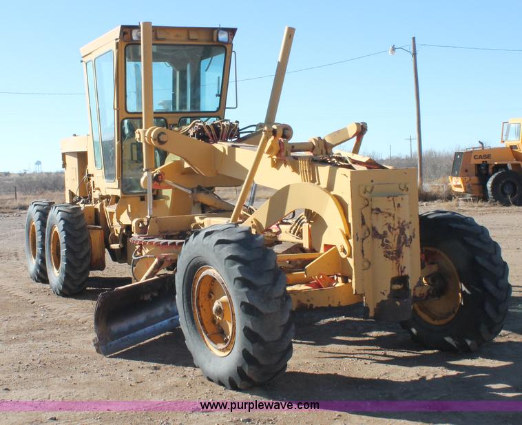 image for item C3697 1989 Champion 710A articulated motor grader