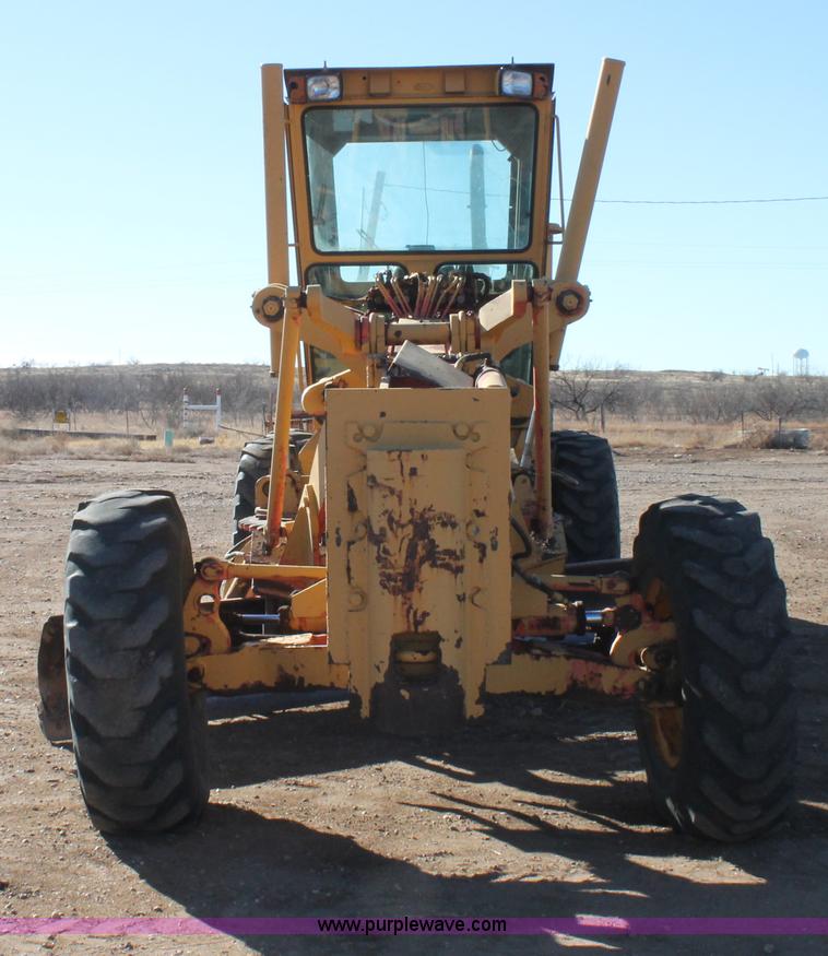 image for item C3697 1989 Champion 710A articulated motor grader
