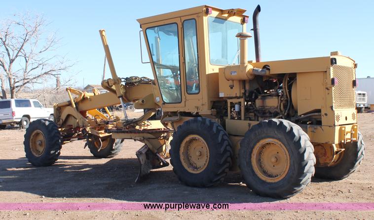 image for item C3697 1989 Champion 710A articulated motor grader