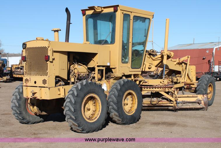 image for item C3697 1989 Champion 710A articulated motor grader