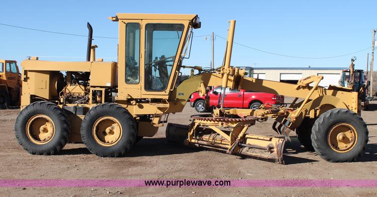 image for item C3697 1989 Champion 710A articulated motor grader