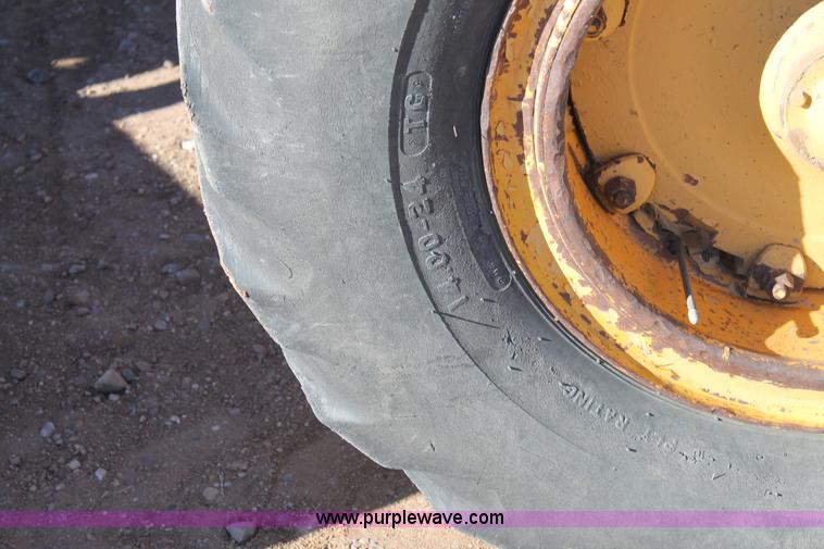 image for item C3697 1989 Champion 710A articulated motor grader