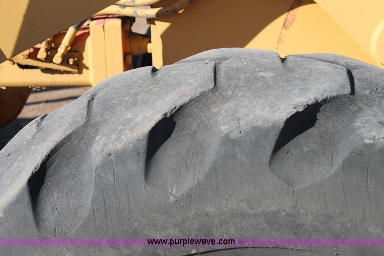 image for item C3697 1989 Champion 710A articulated motor grader