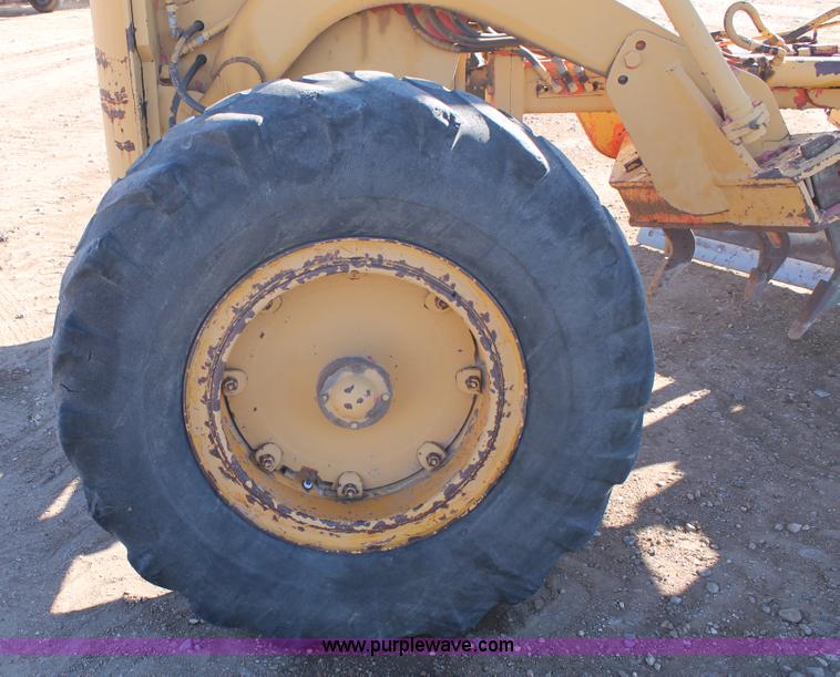 image for item C3697 1989 Champion 710A articulated motor grader