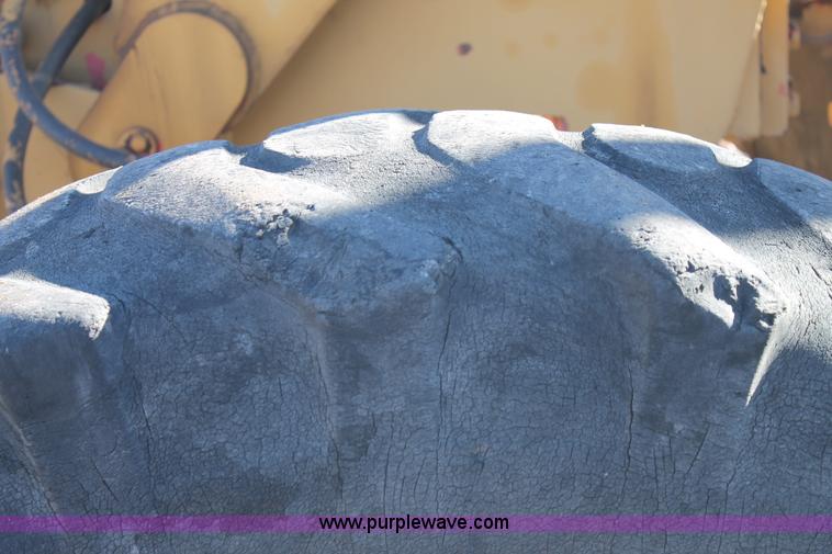 image for item C3697 1989 Champion 710A articulated motor grader