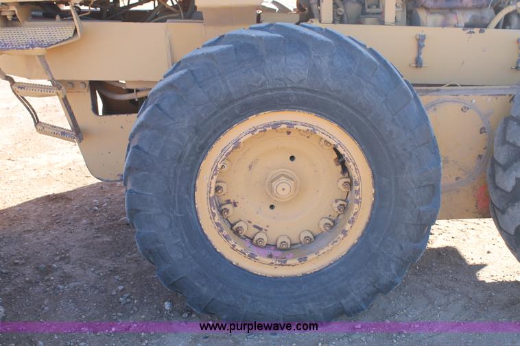 image for item C3697 1989 Champion 710A articulated motor grader