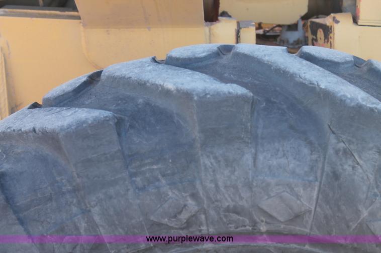 image for item C3697 1989 Champion 710A articulated motor grader