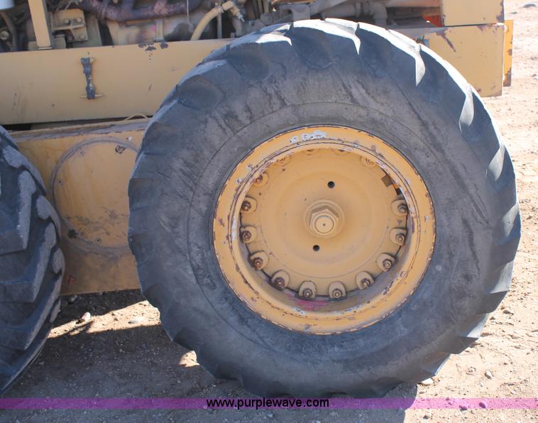 image for item C3697 1989 Champion 710A articulated motor grader