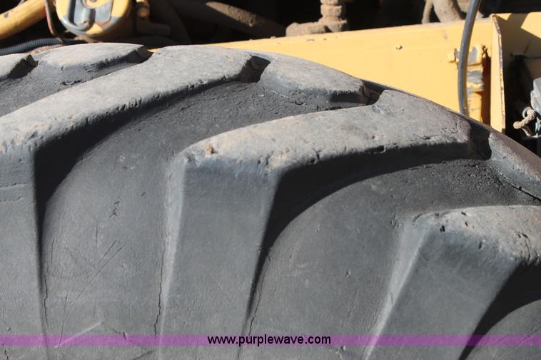 image for item C3697 1989 Champion 710A articulated motor grader