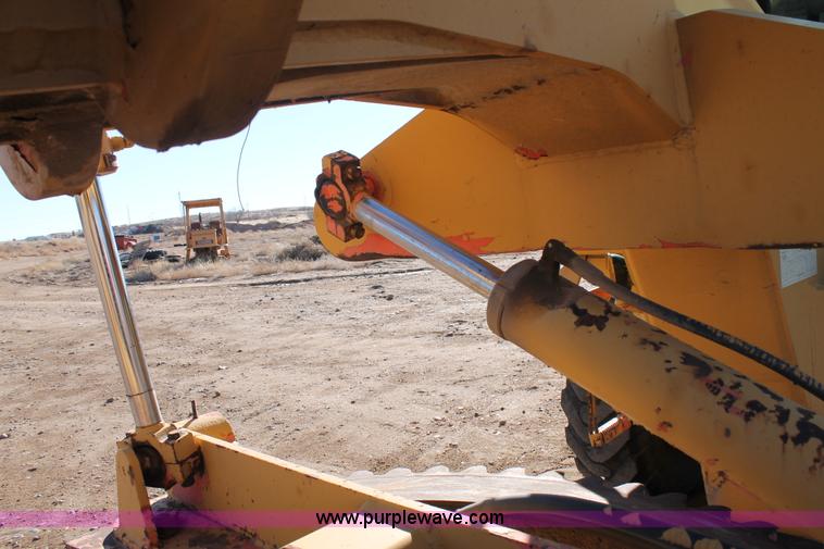 image for item C3697 1989 Champion 710A articulated motor grader