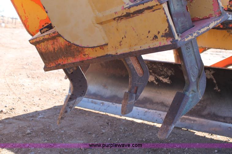 image for item C3697 1989 Champion 710A articulated motor grader