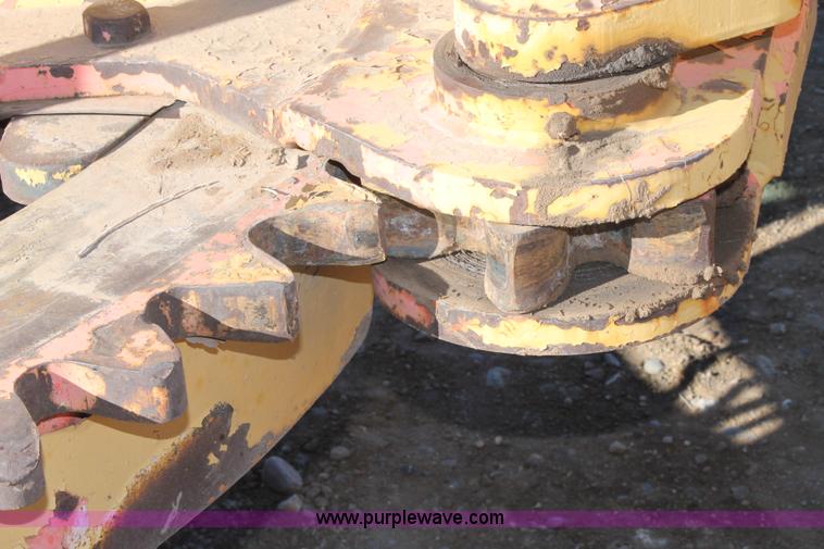 image for item C3697 1989 Champion 710A articulated motor grader