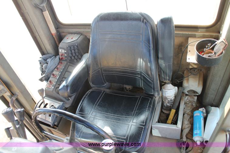 image for item C3697 1989 Champion 710A articulated motor grader