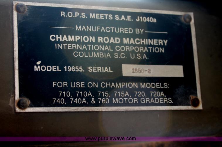 image for item C3697 1989 Champion 710A articulated motor grader