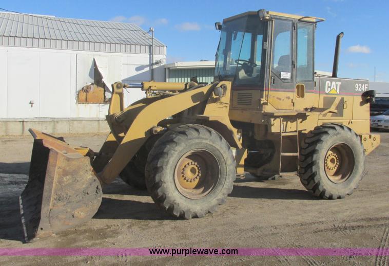 image for item E5264 1995 Caterpillar 924F wheel loader