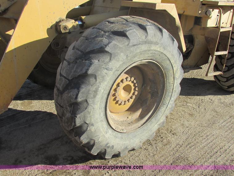 image for item E5264 1995 Caterpillar 924F wheel loader