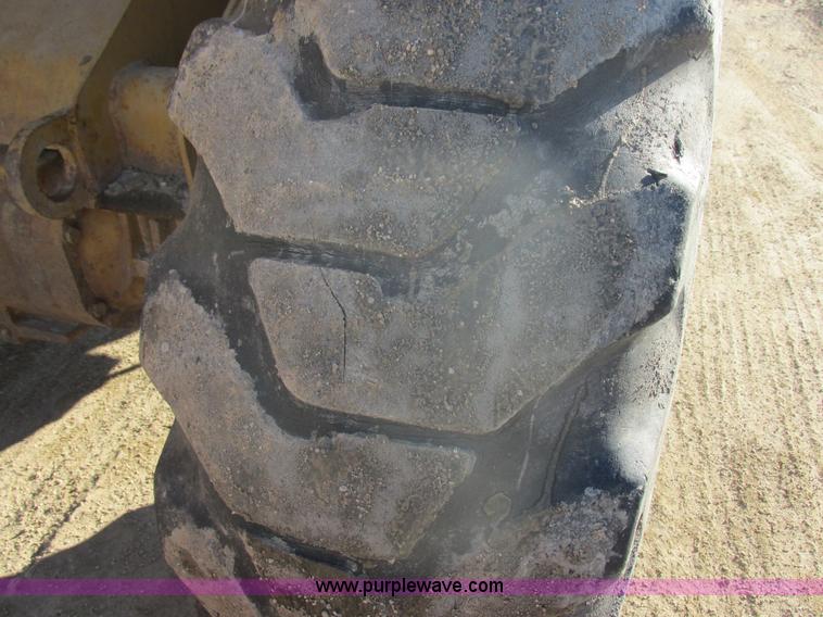 image for item E5264 1995 Caterpillar 924F wheel loader