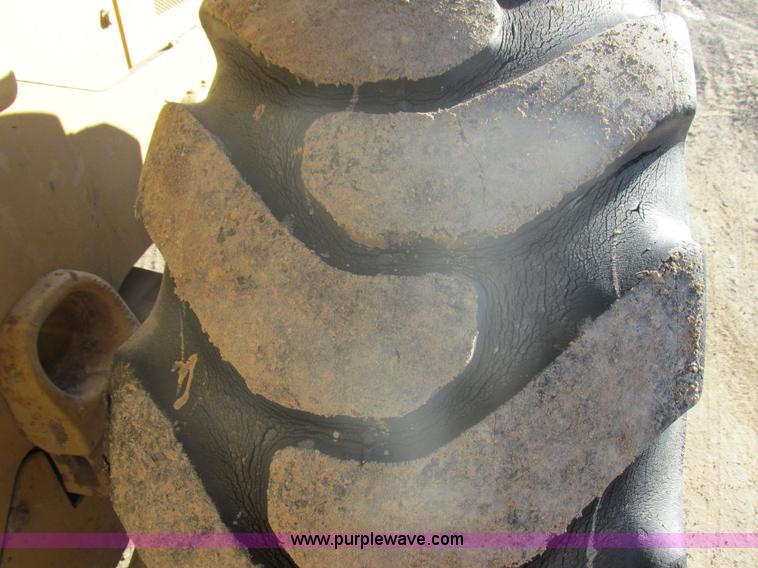 image for item E5264 1995 Caterpillar 924F wheel loader