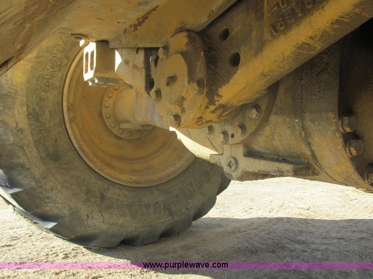 image for item E5264 1995 Caterpillar 924F wheel loader