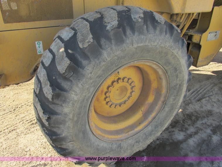 image for item E5264 1995 Caterpillar 924F wheel loader