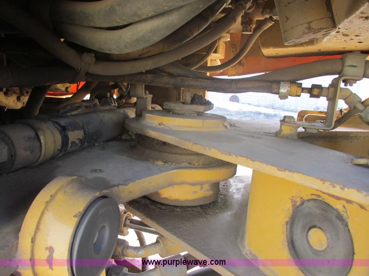 image for item E5264 1995 Caterpillar 924F wheel loader