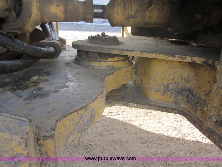 image for item E5264 1995 Caterpillar 924F wheel loader