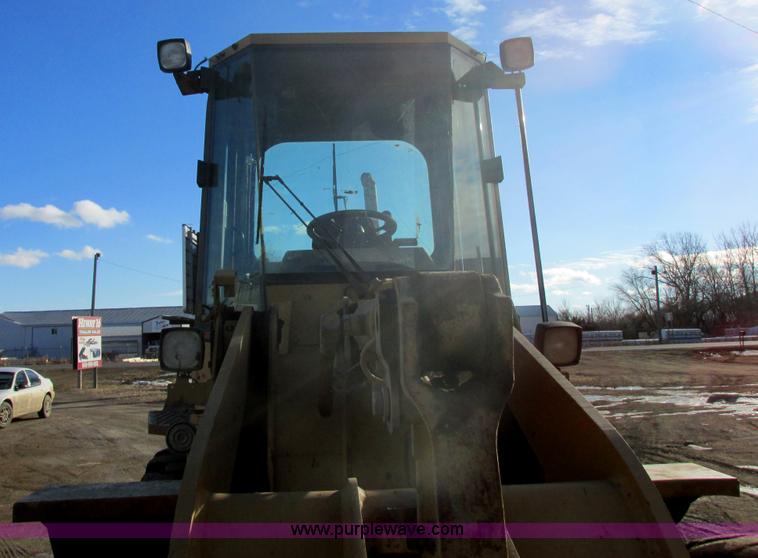 image for item E5264 1995 Caterpillar 924F wheel loader