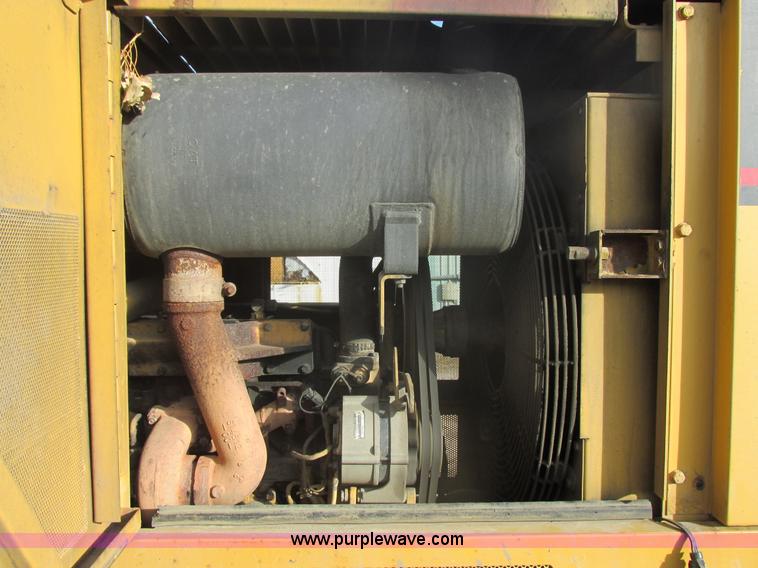 image for item E5264 1995 Caterpillar 924F wheel loader