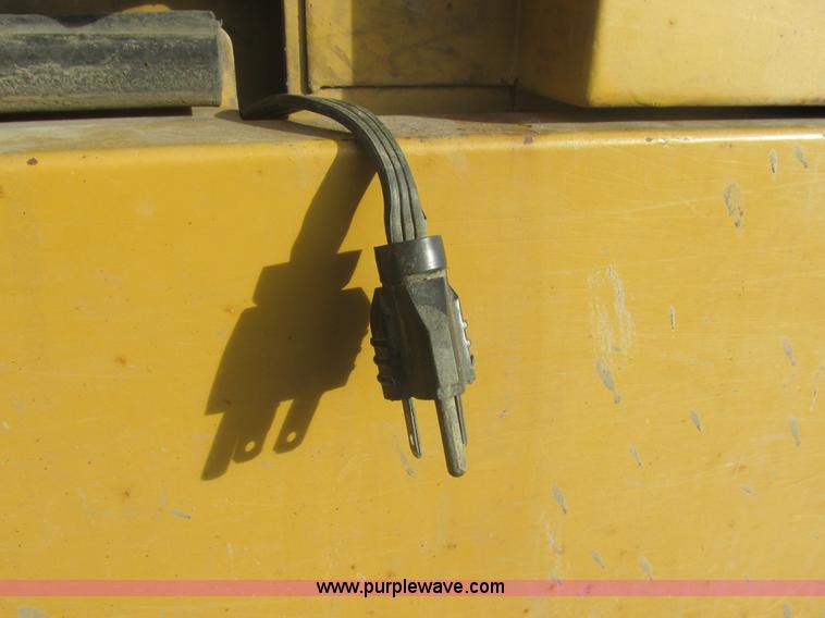 image for item E5264 1995 Caterpillar 924F wheel loader