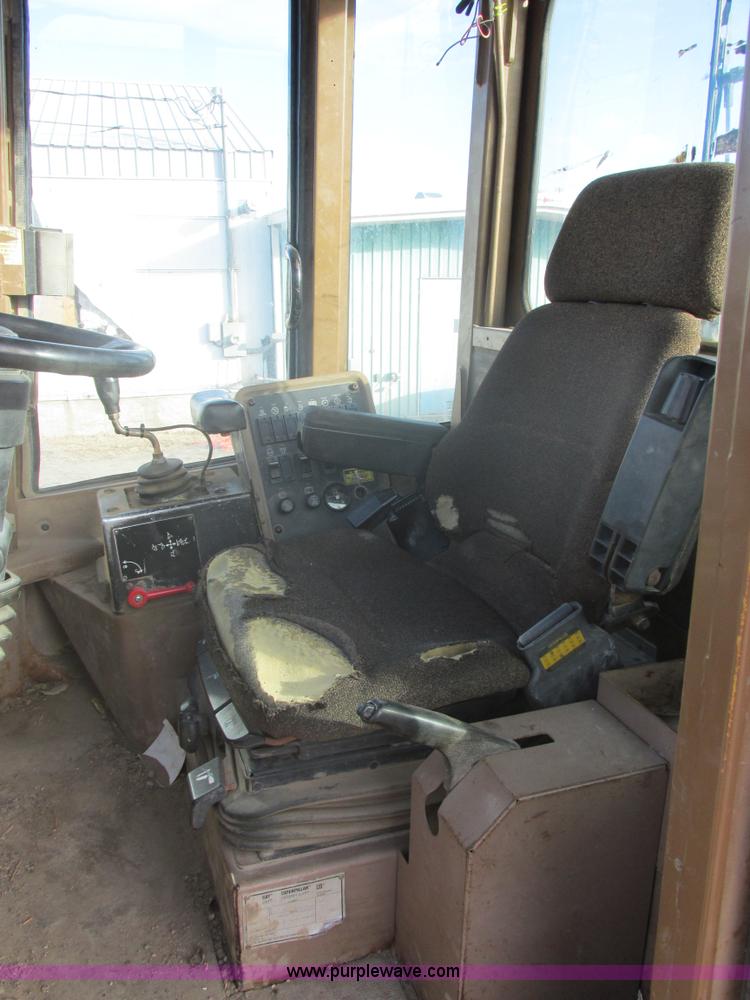 image for item E5264 1995 Caterpillar 924F wheel loader