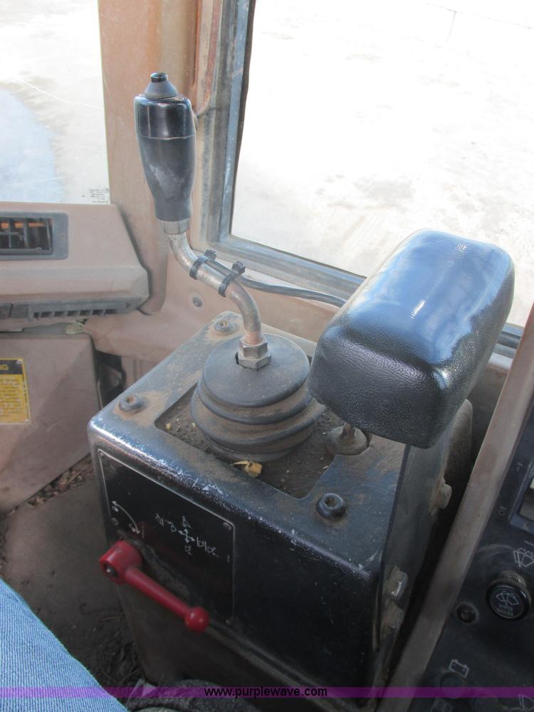 image for item E5264 1995 Caterpillar 924F wheel loader