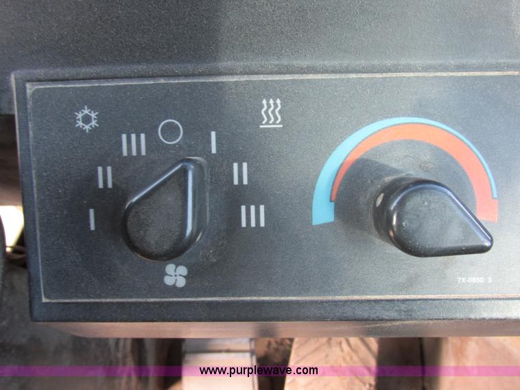 image for item E5264 1995 Caterpillar 924F wheel loader