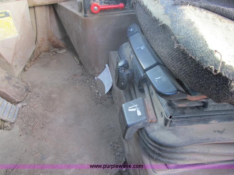 image for item E5264 1995 Caterpillar 924F wheel loader