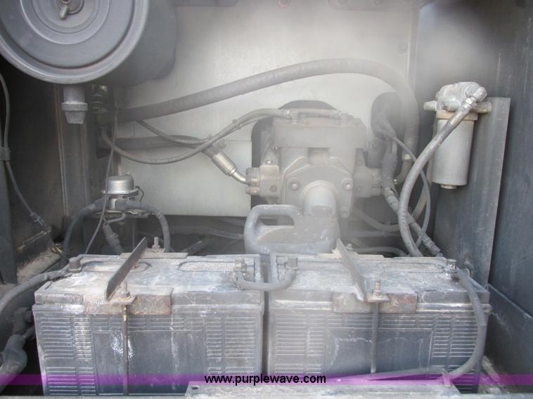 image for item E5265 1989 Hitachi EX150 excavator