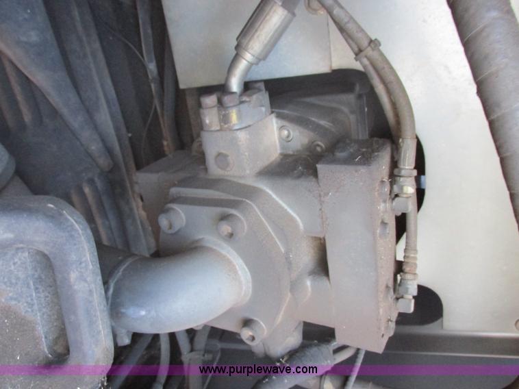 image for item E5265 1989 Hitachi EX150 excavator