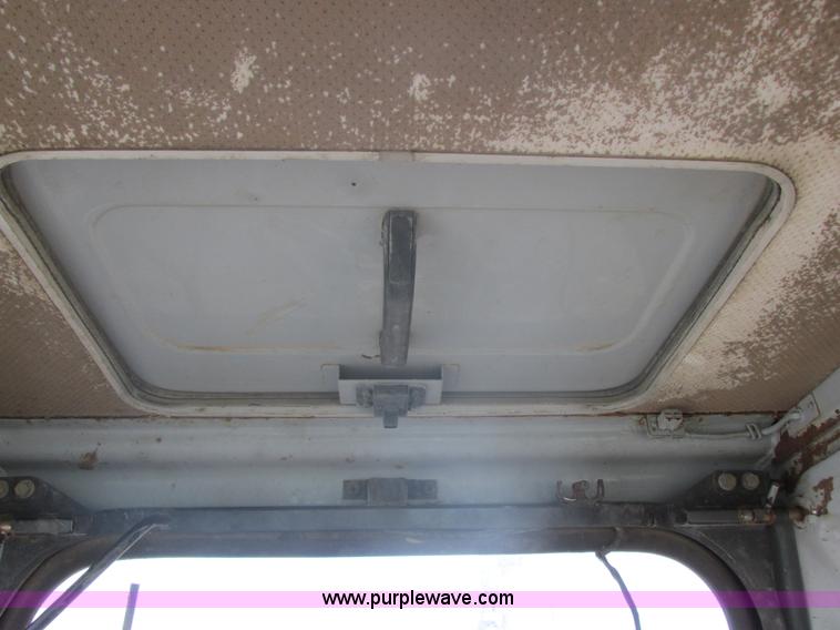 image for item E5265 1989 Hitachi EX150 excavator