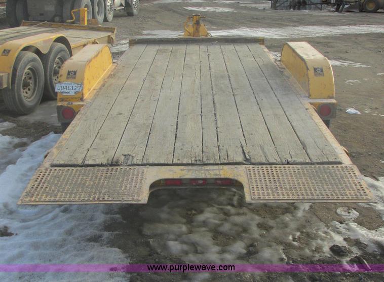image for item E5266 2003 Trail King TKT-120 tandem axle equipment trailer